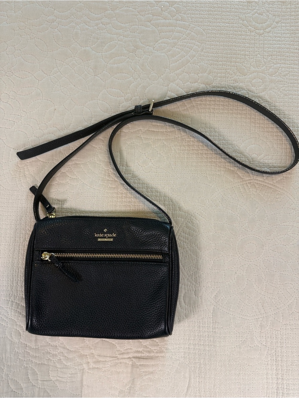 kate spade Jackson Street black pebbled leather small crossbody gold-tone zipper - Picture 6 of 11